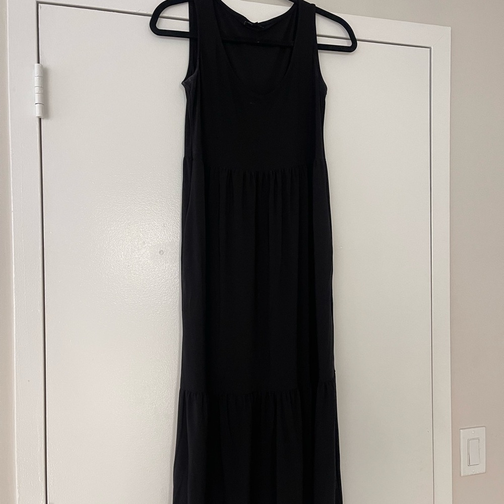 Elegant Black Sleeveless Dress